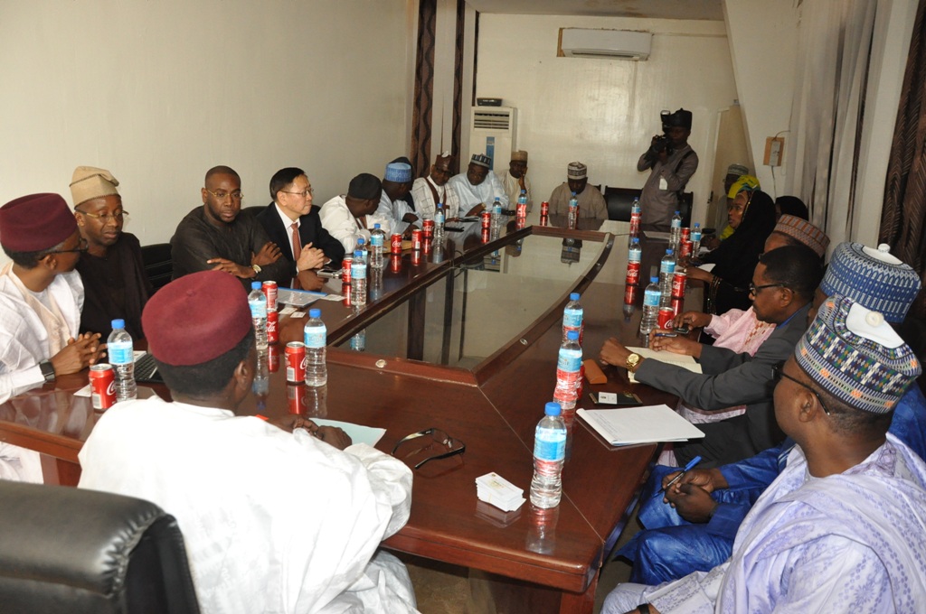 Sheikh Mohamed Bayorh and Niger Minister of Petroleum / Sheikh Mohamed Bayorh Niger Republic